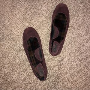 Born Maroon Scalloped Flats